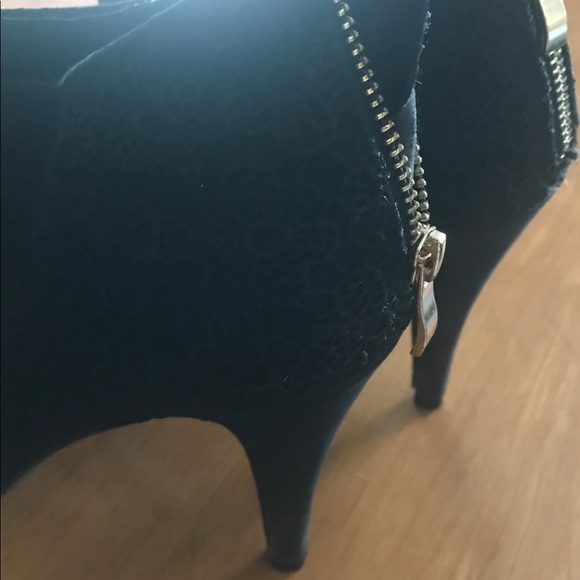 Black boots - Picture 4 of 4